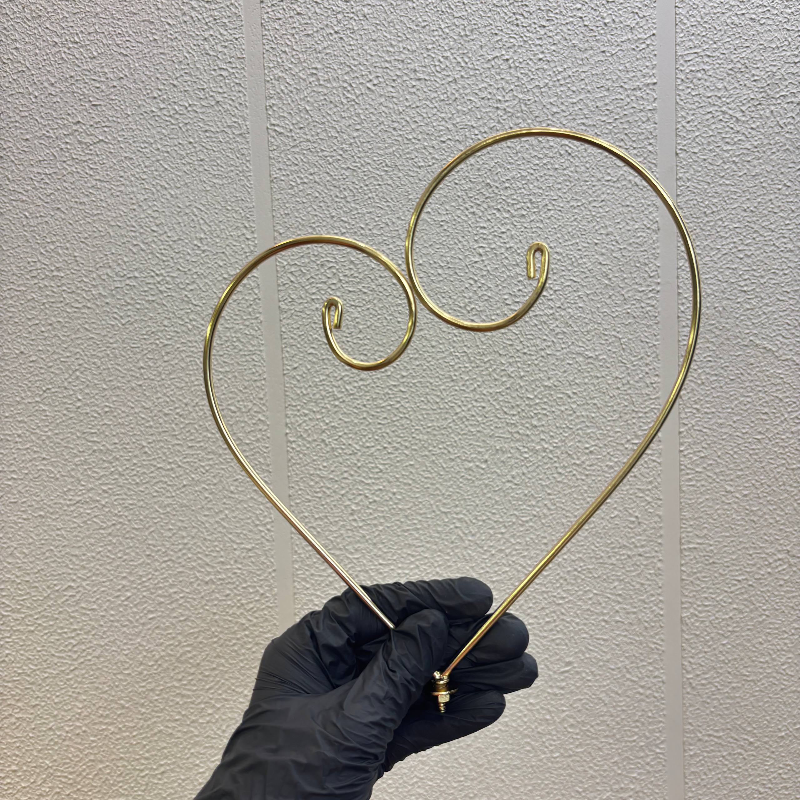 Metal Curly Heart Hoop Ring With Stand