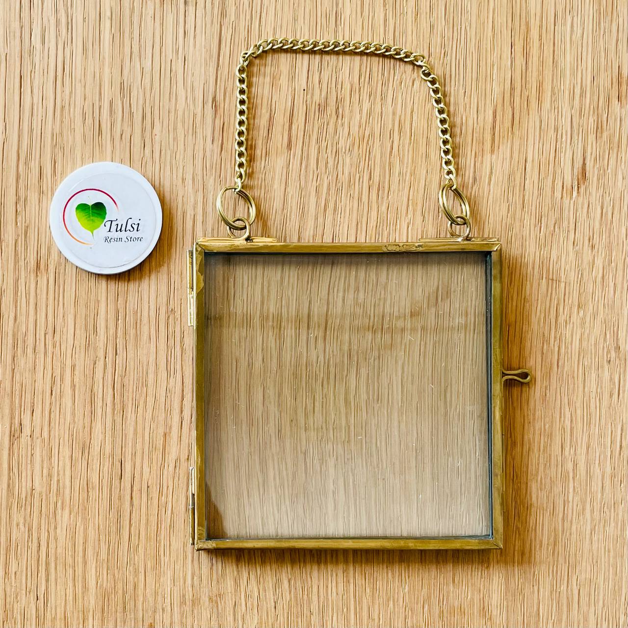 Distash/Defective 4" Vintage Metal frame