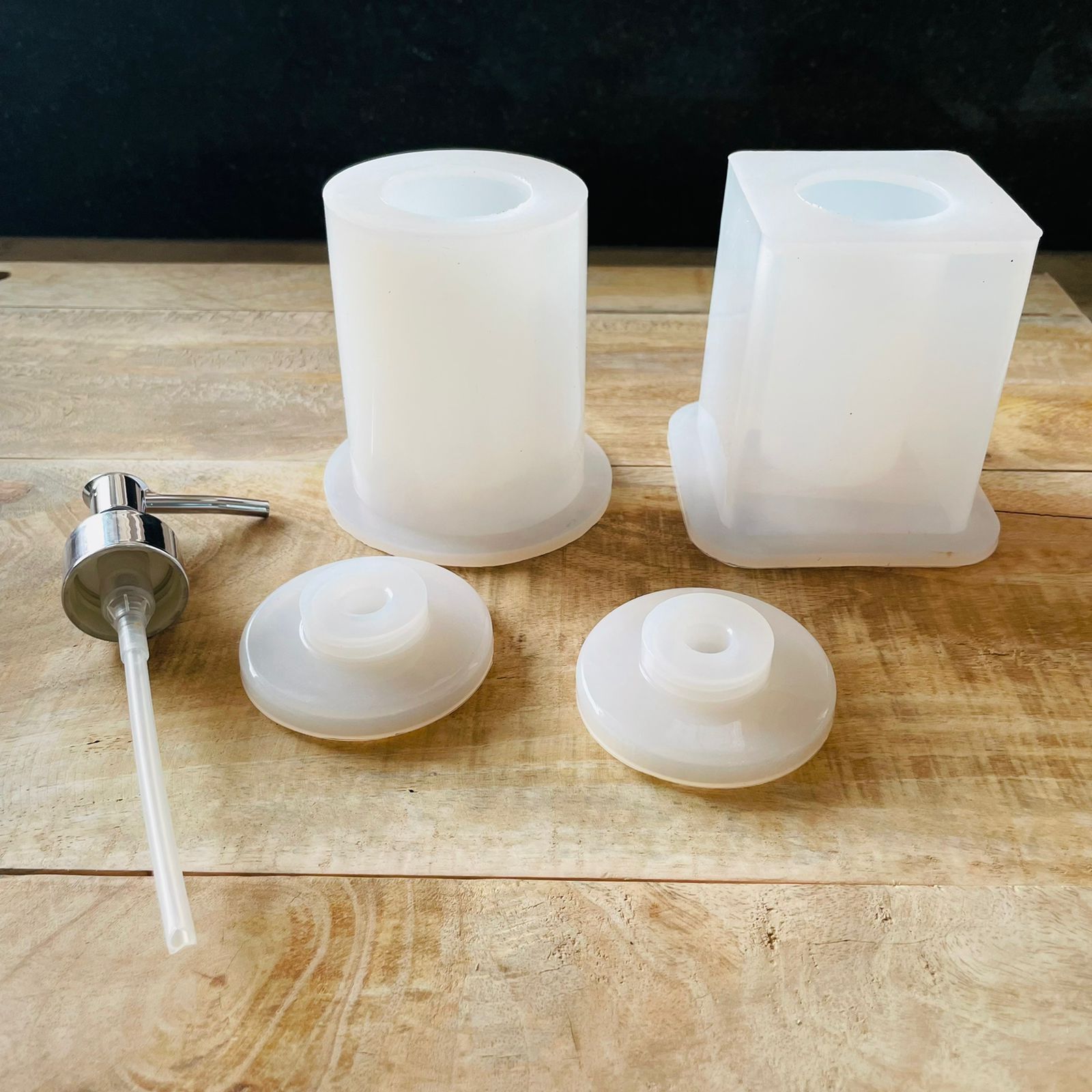 Round Soap Dispenser Mould - Silver