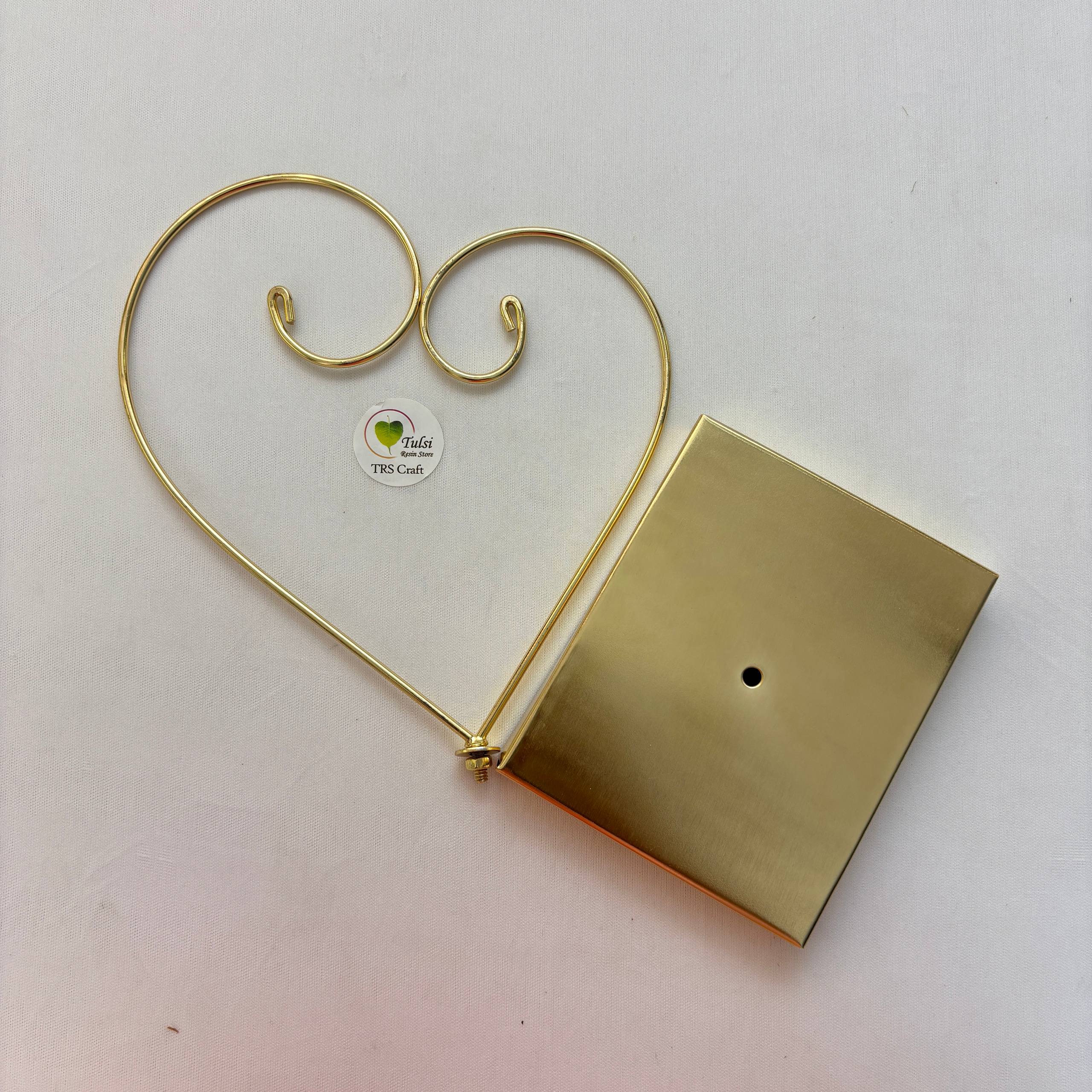 Metal Curly Heart Hoop Ring With Stand