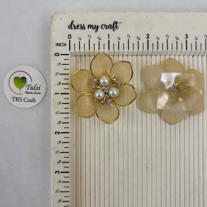 Colourful Plastic Flower (M)