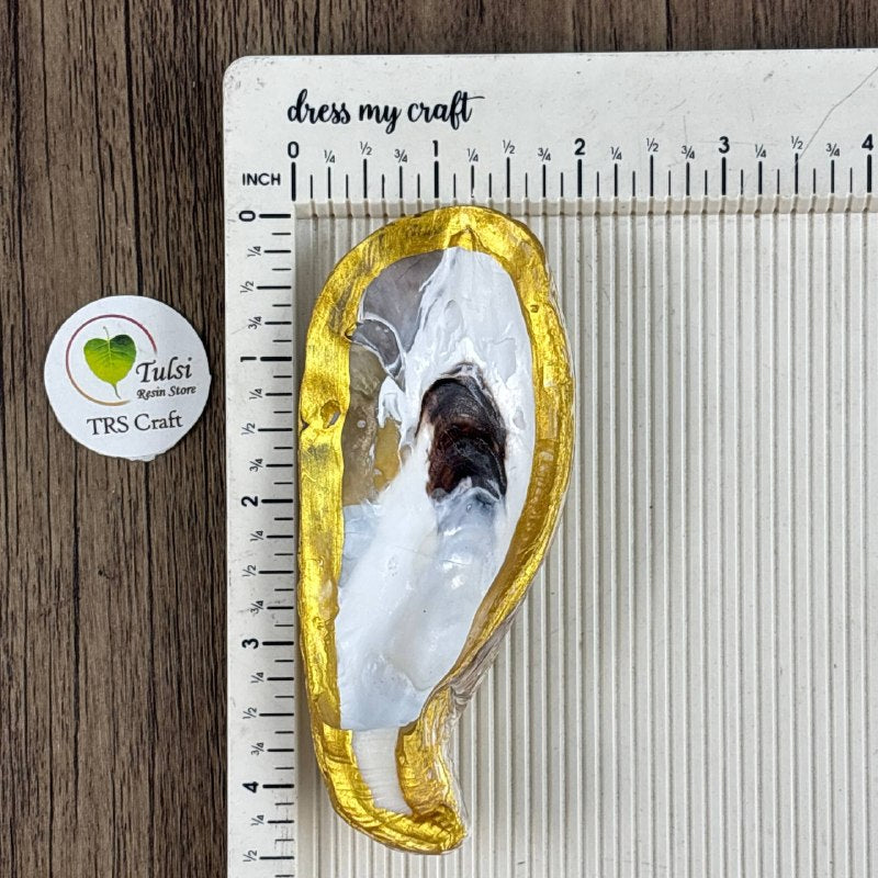 Oyster Shells - Gold Paint Edges