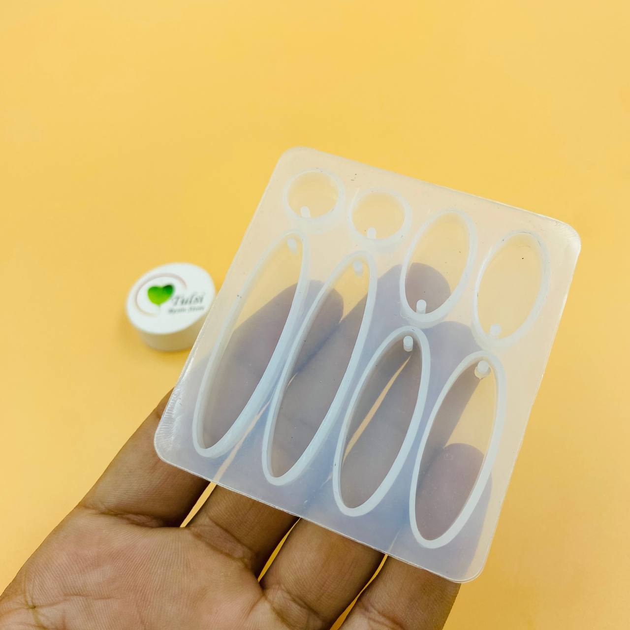 8 Cavity Oval Mould Tulsi Resin Store