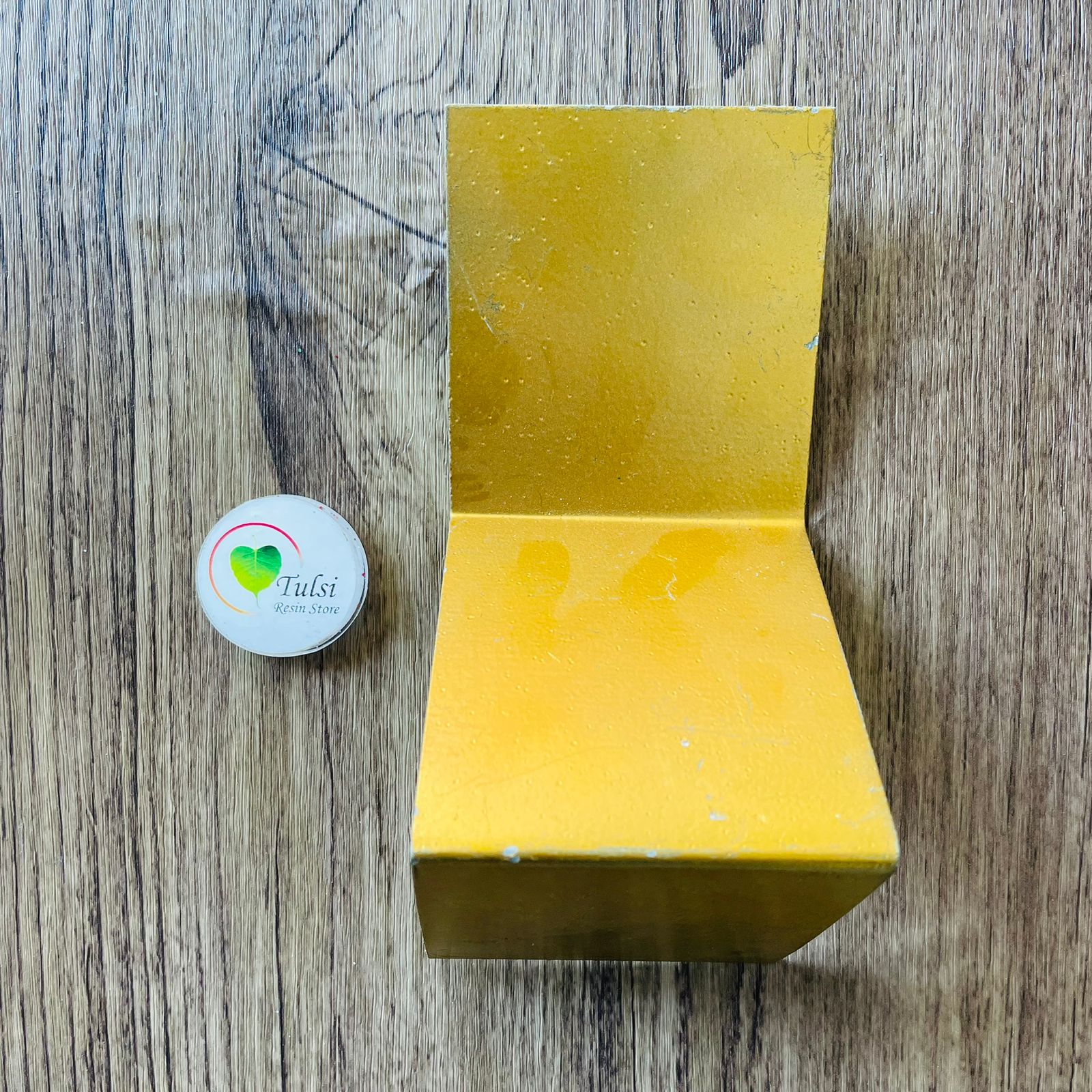 Distash/Defective Metal Stands I Tulsi Resin Store