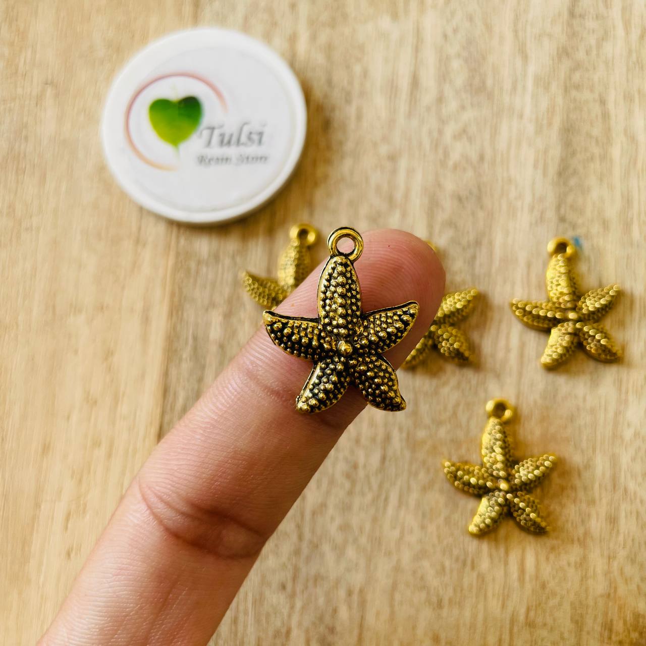 Gold Charm - Starfish (5pc) Tulsi Resin Store