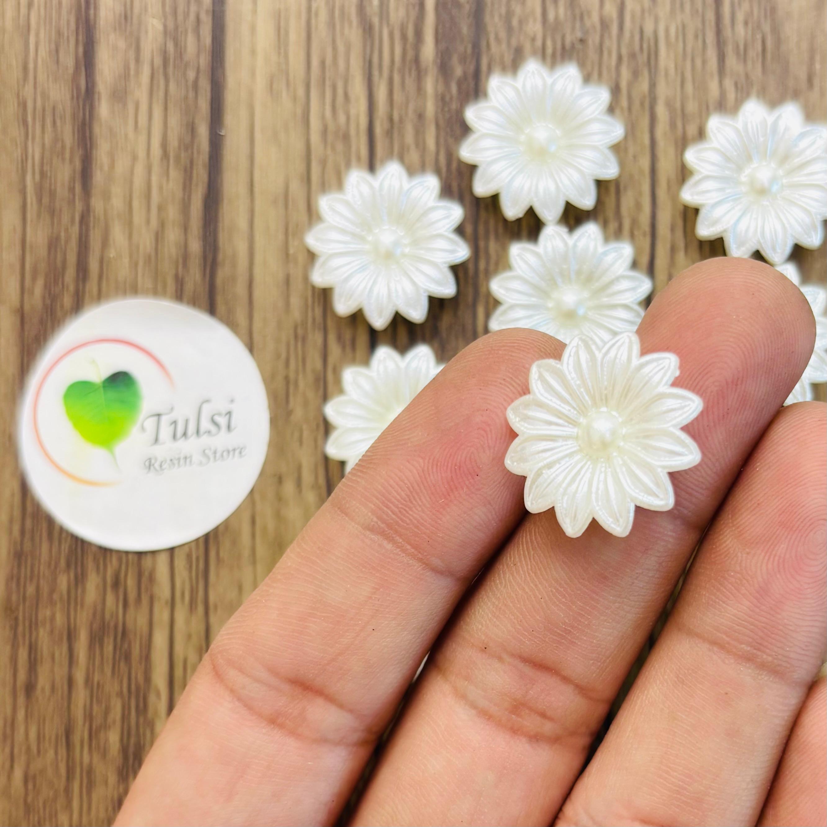 White Plastic Flower - (D) - - Tulsi Resin Store