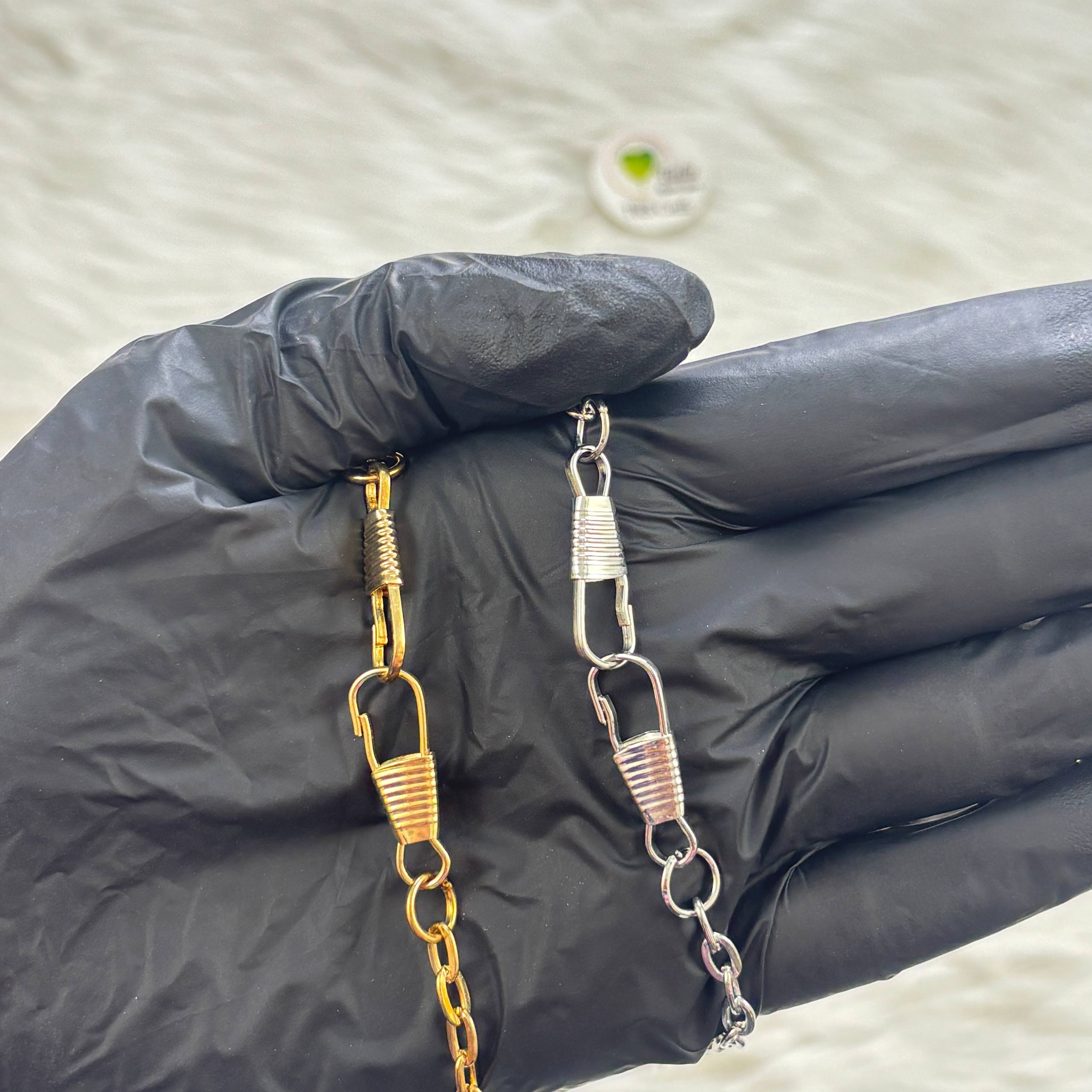 Hanging Chain (A)