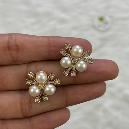 Decorative Pearl Stone (A) Gold Tulsi Resin Store
