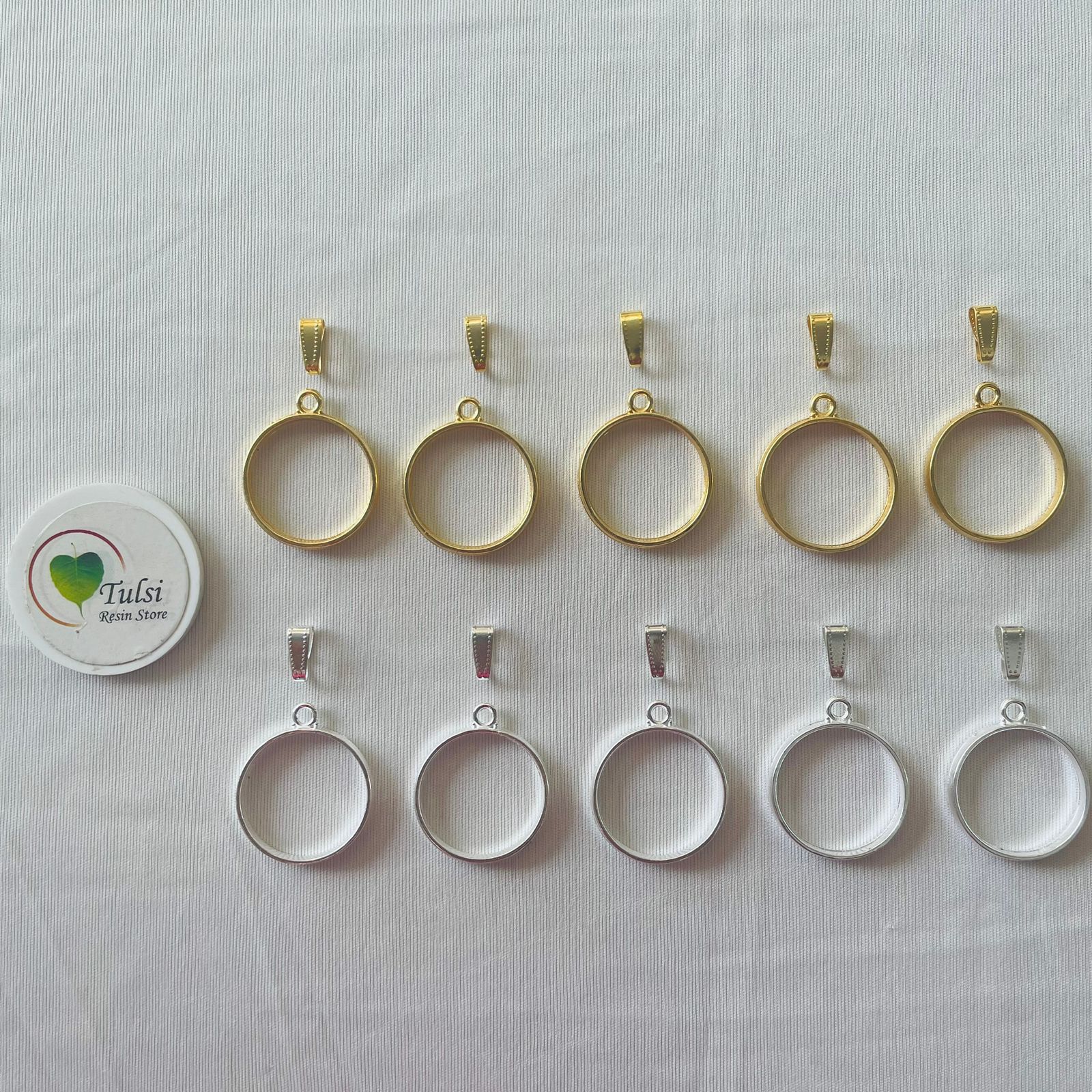 Round Bazels With Clasp (5 Pc)