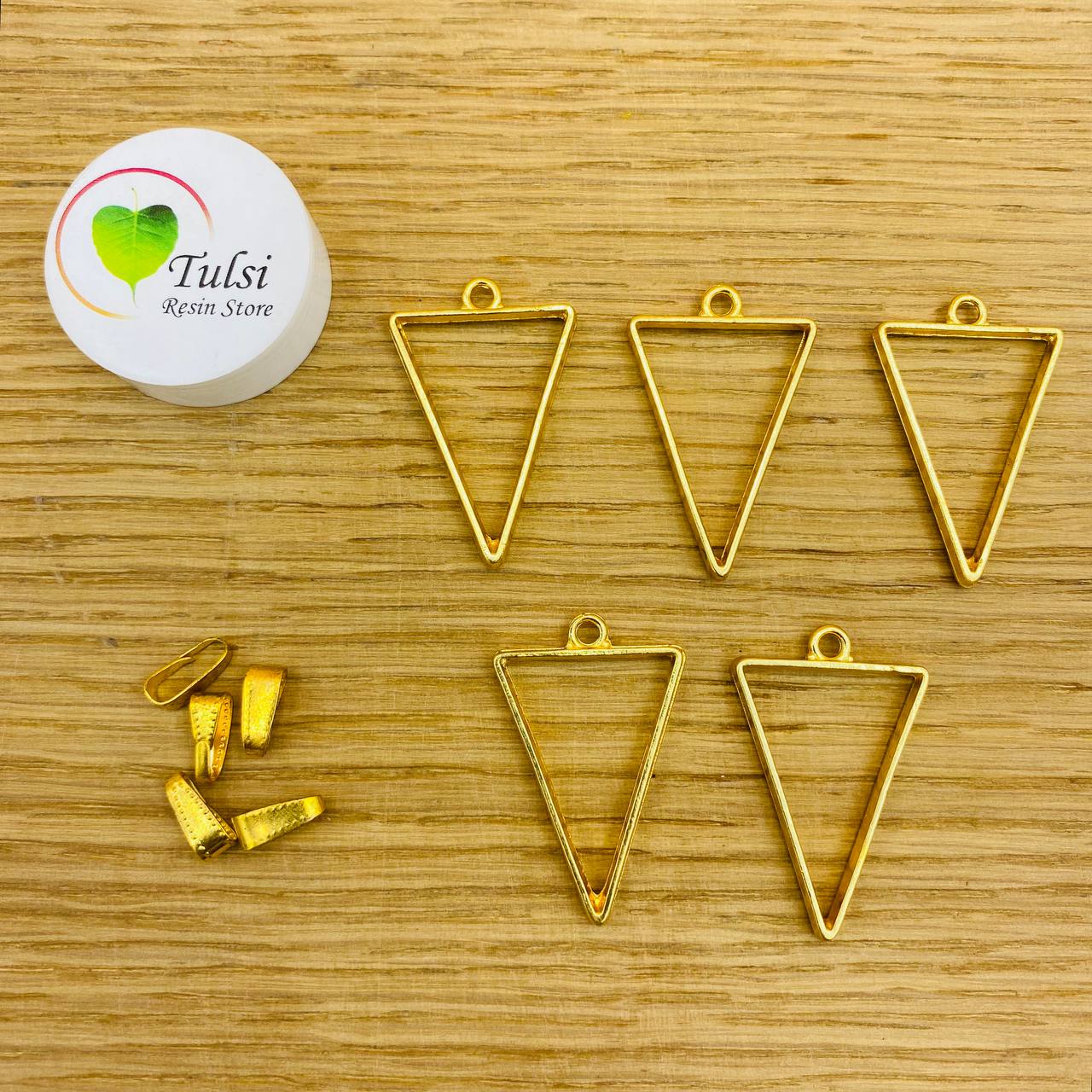 Triangle Bazels With Clasp (5 Pc)