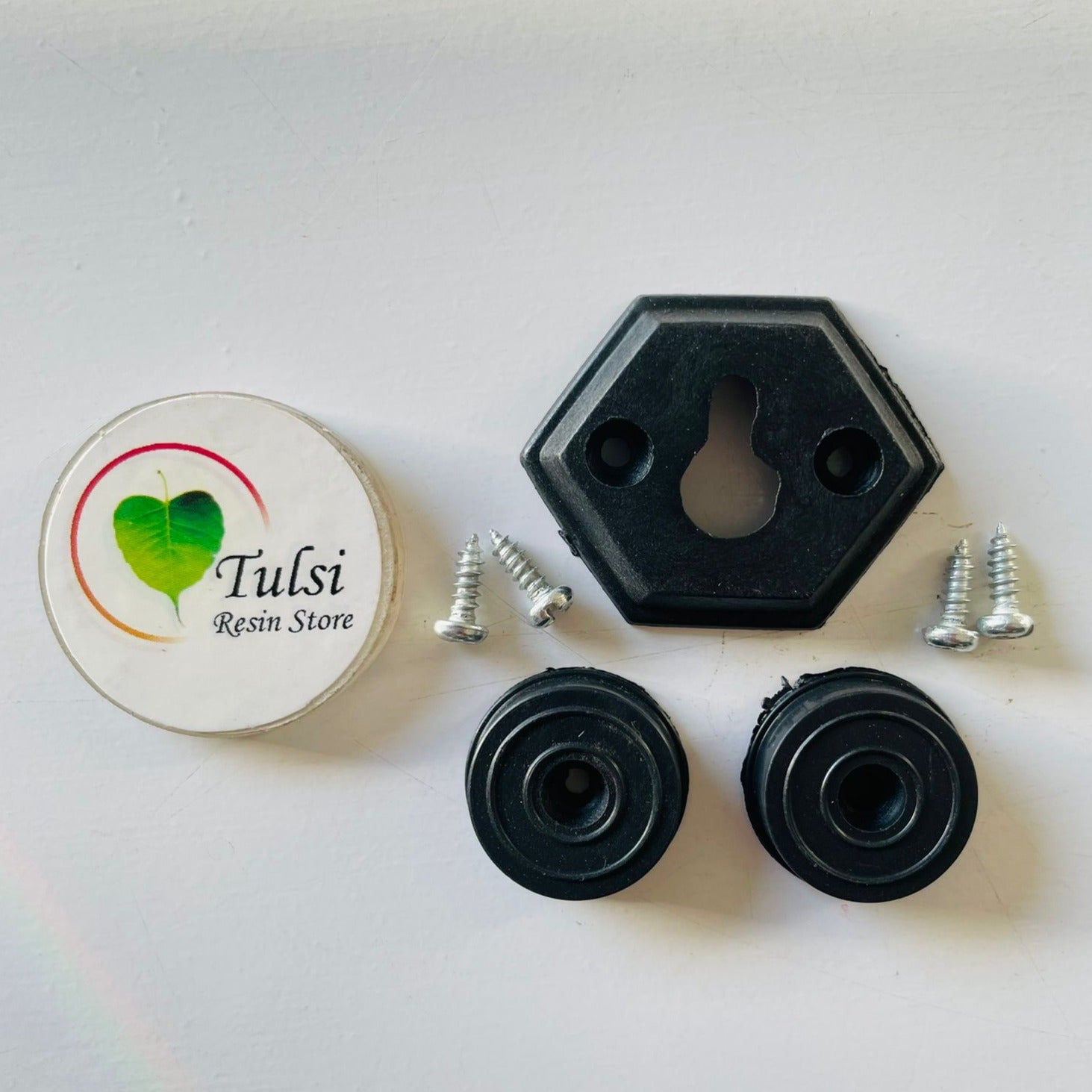 Plastic Hook With 2 Bumper tulsiresin