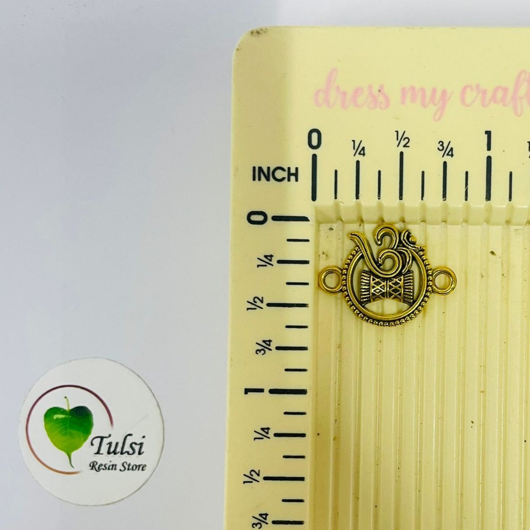 Rakhi Charm (U)