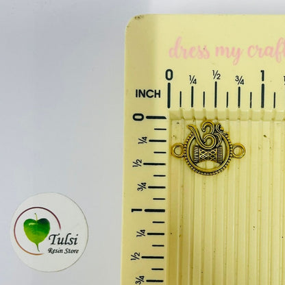 Rakhi Charm (U)