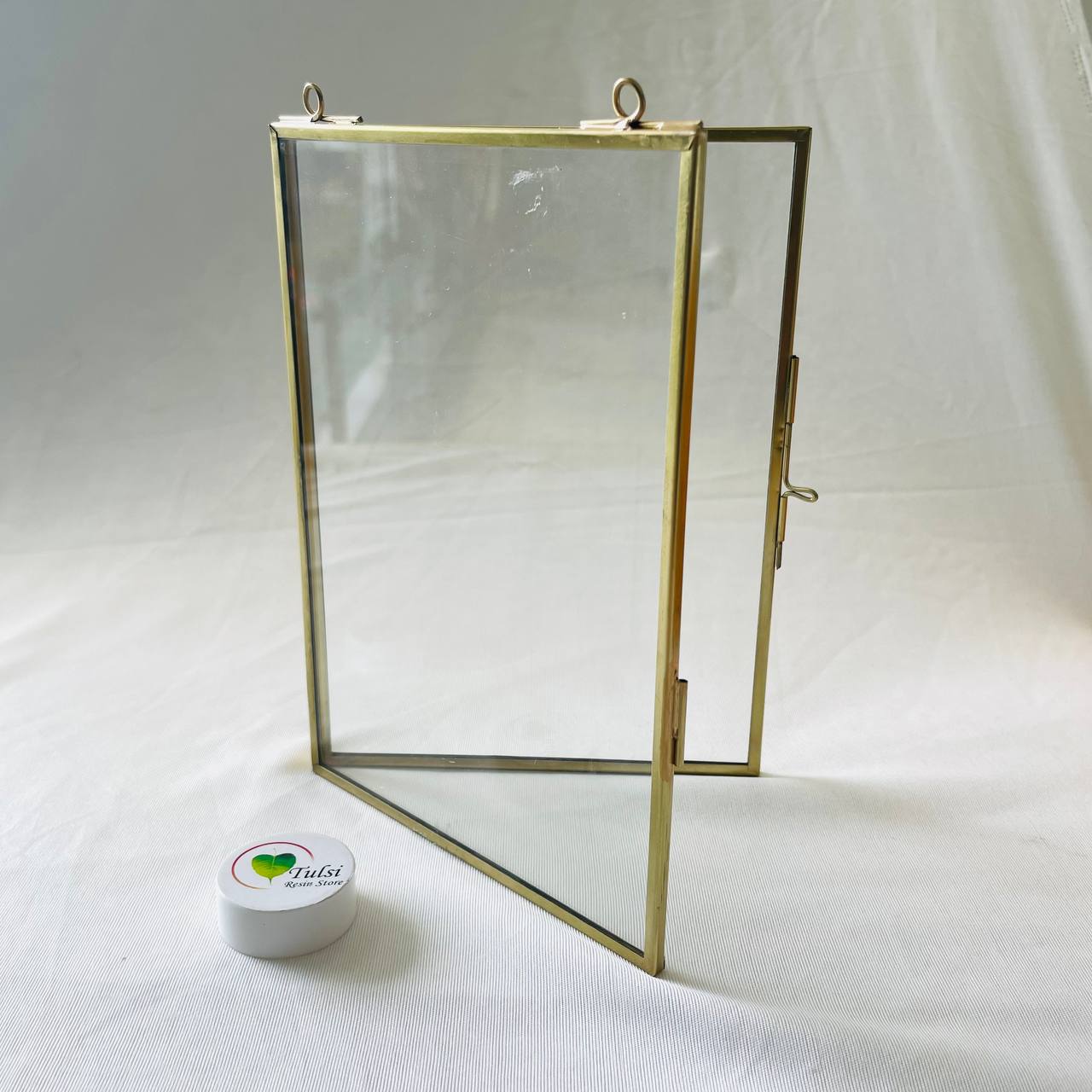7*5 Vintage Metal Frame Tulsi Resin Store