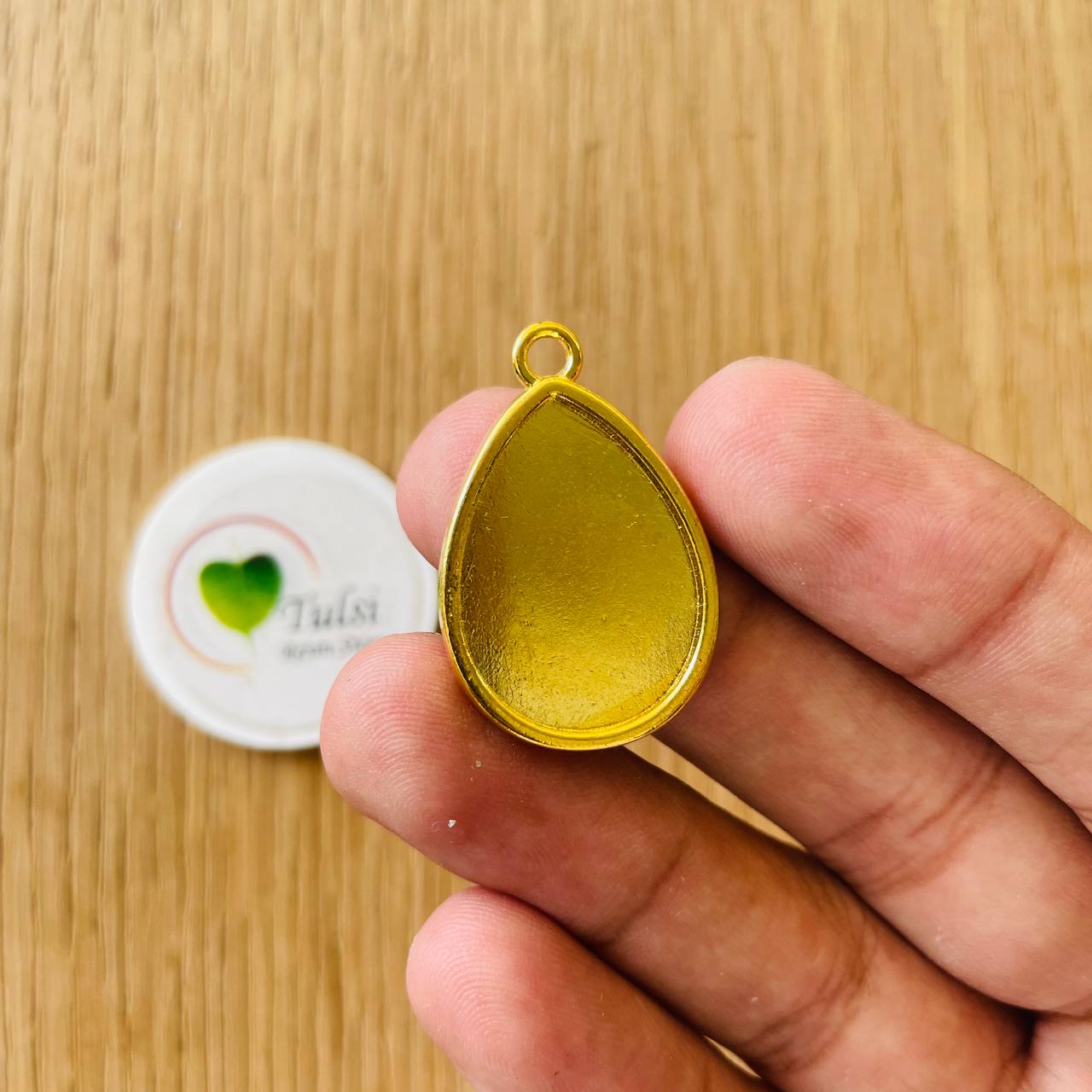 Gold Bazel (E) Tulsi Resin Store
