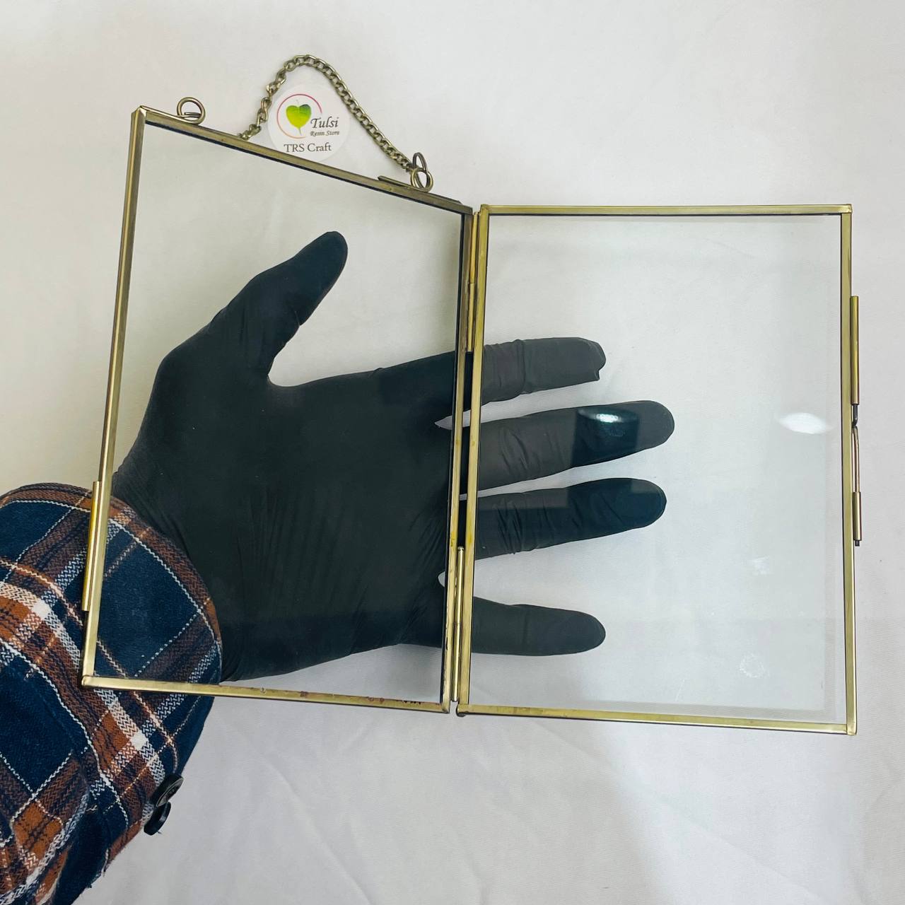 7*5 Vintage Metal Frame Tulsi Resin Store