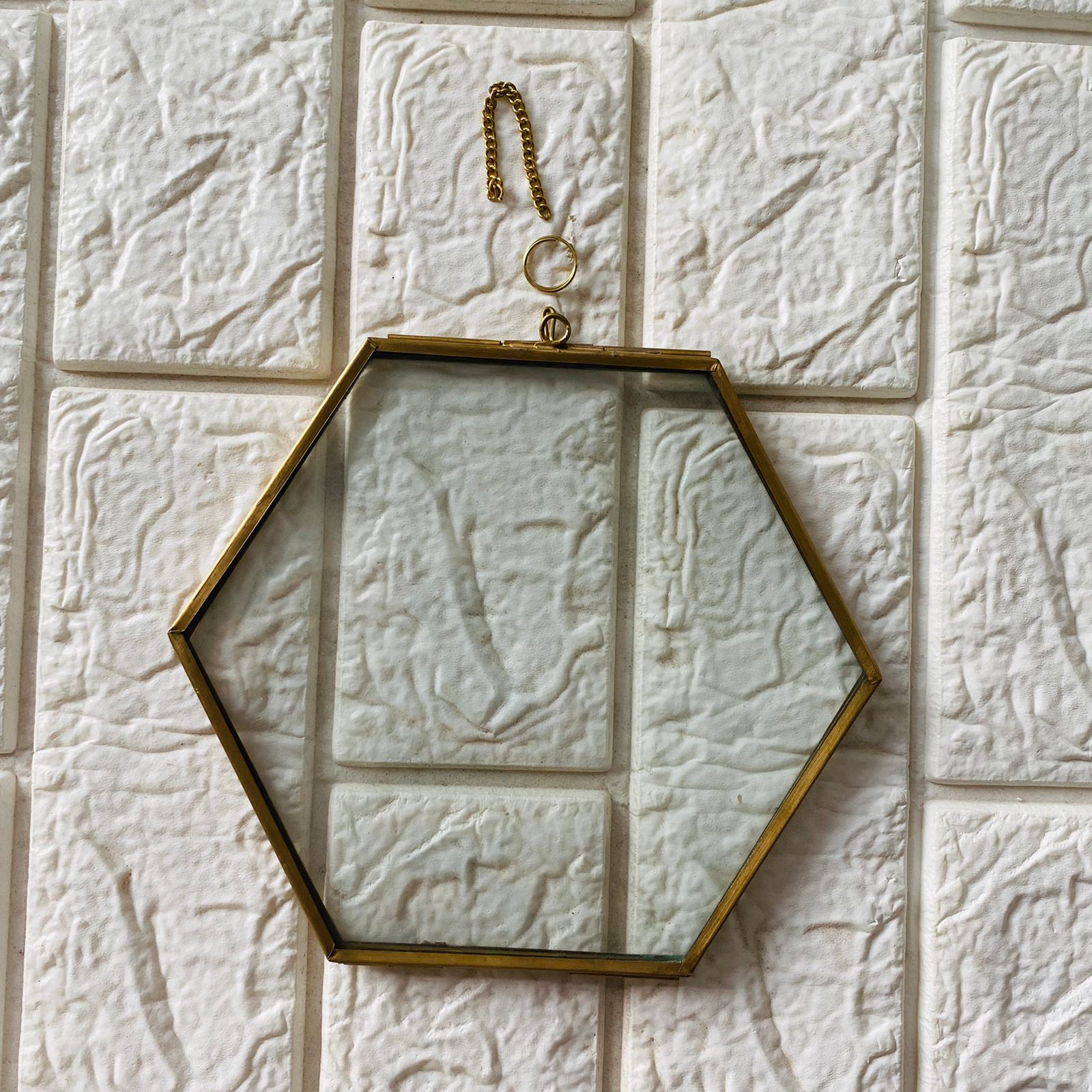 6" Hexagon Vintage Metal Frame