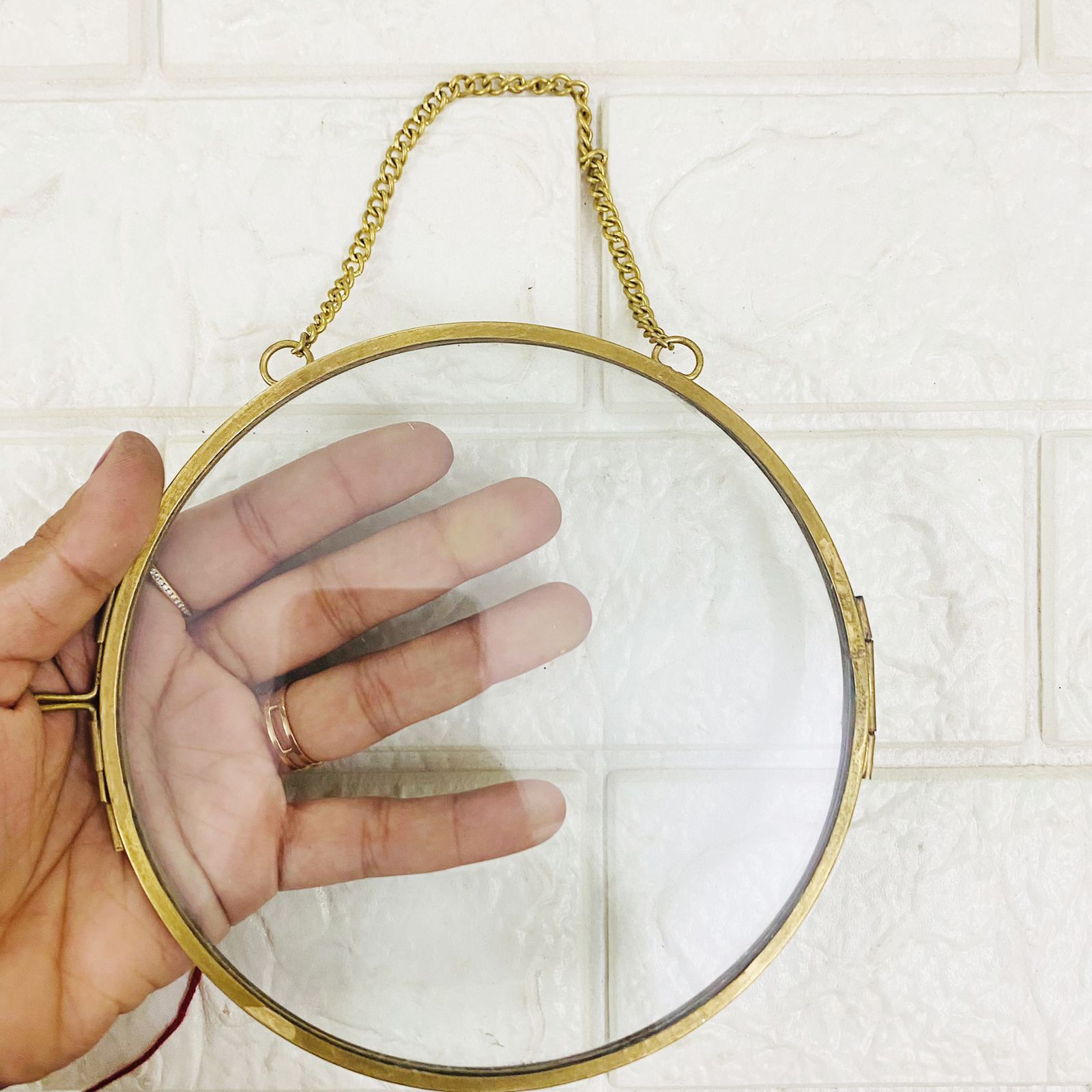 6" Round Vintage Metal Frame Tulsi Resin Store