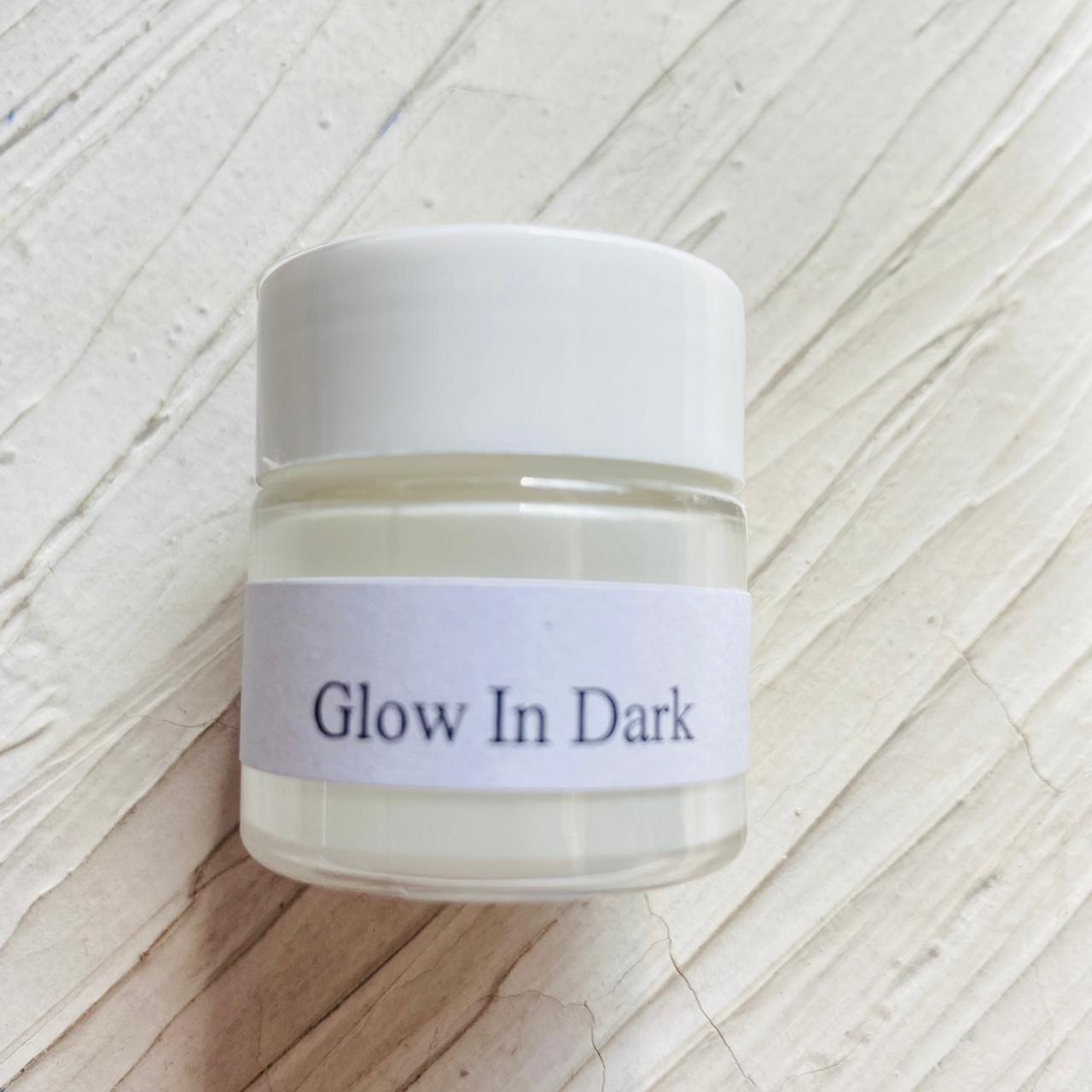 Glow In Dark Pigment - Green Tulsi Resin Store
