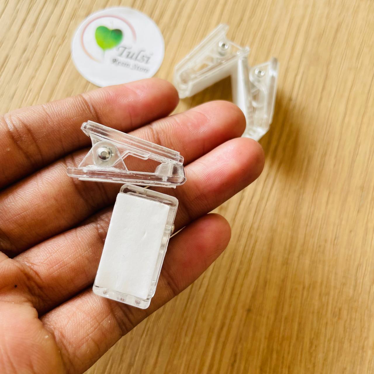 Paper Clip Base Tulsi Resin Store