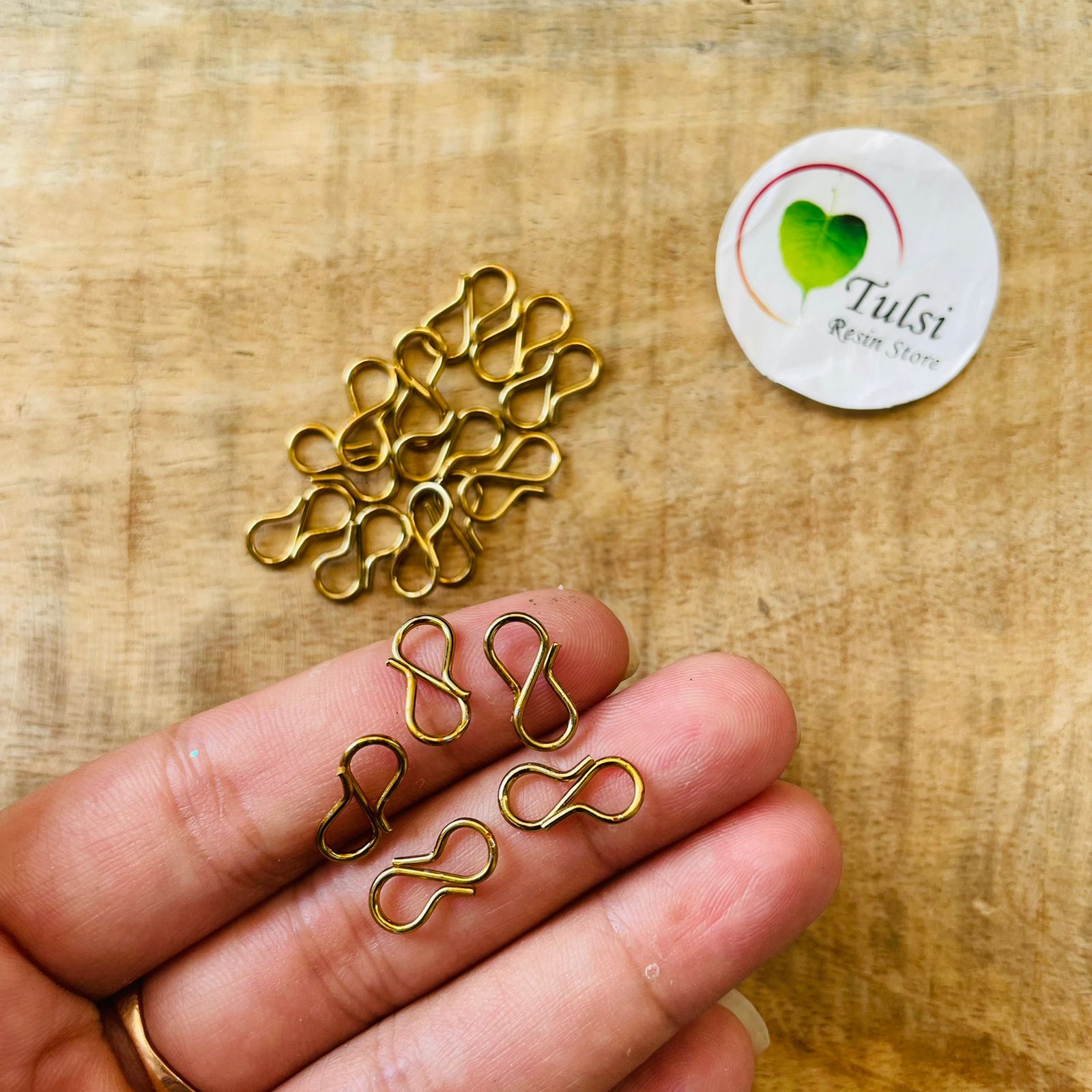 Antique S Shape Hook Tulsi Resin Store