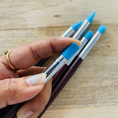 Blue Silicon Brush tulsiresin