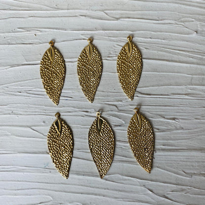 Metal Leaf Charm (A) (2pc) tulsiresin