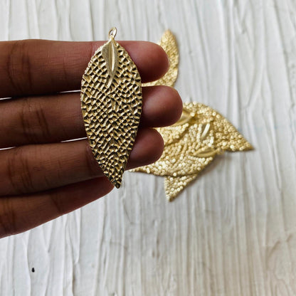 Metal Leaf Charm (A) (2pc) tulsiresin